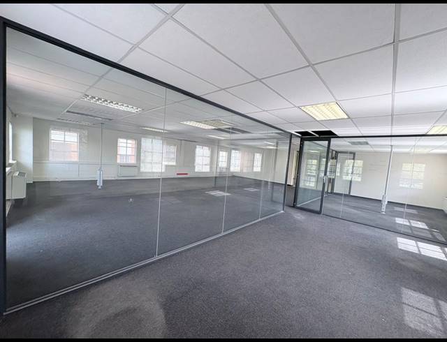 270M² OFFICE TO LET IN FOURWAYS